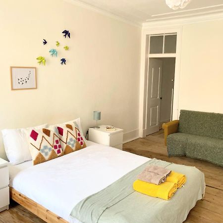 Portuguese Apartment In The Heart Of Лиссабон Экстерьер фото
